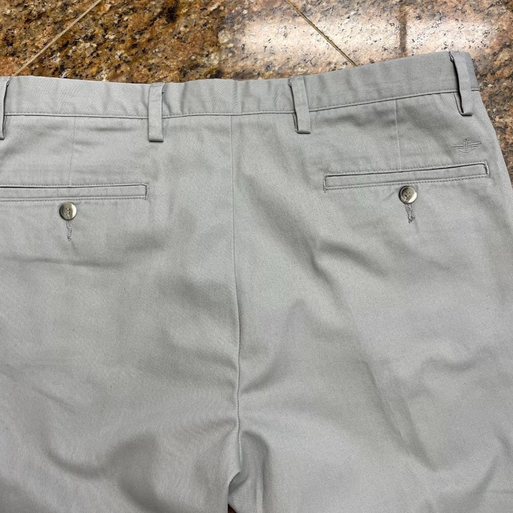 Dockers Easy Khaki D1 Men Beige Pants Straight Fit 34x34 Preowned Good Condition - Picture 4 of 10